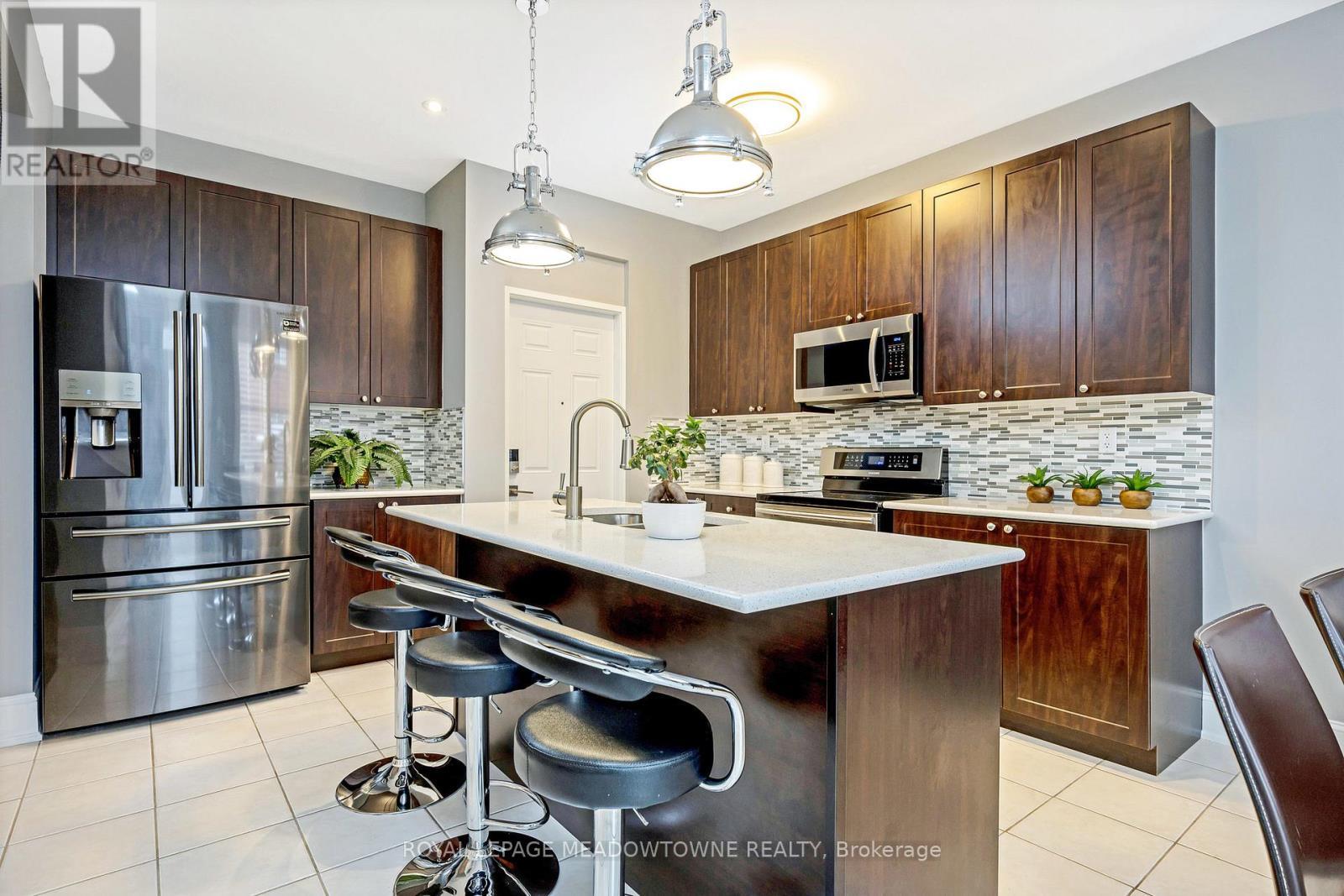 












428 DYMOTT AVENUE

,
Milton,




Ontario
L9T7V1

