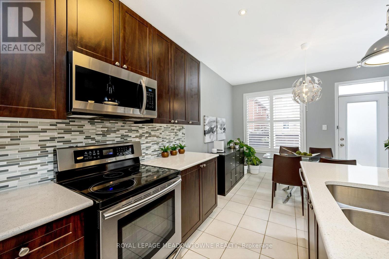 












428 DYMOTT AVENUE

,
Milton,




Ontario
L9T7V1

