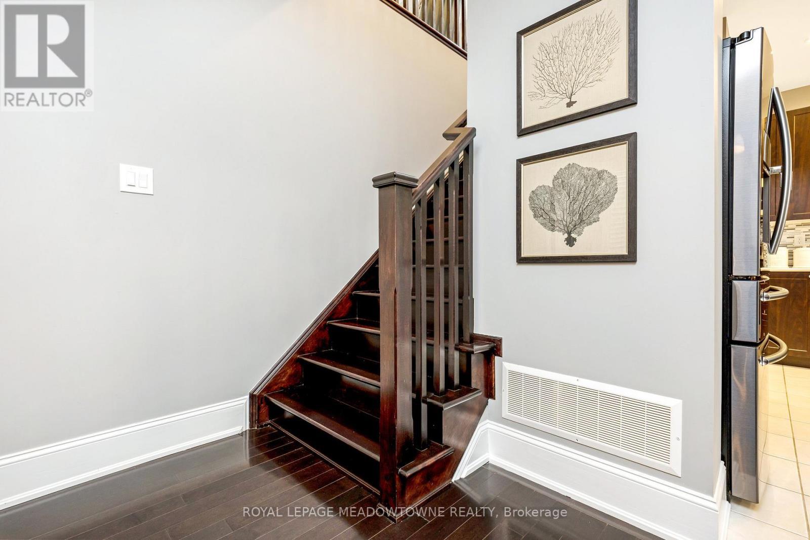 












428 DYMOTT AVENUE

,
Milton,




Ontario
L9T7V1

