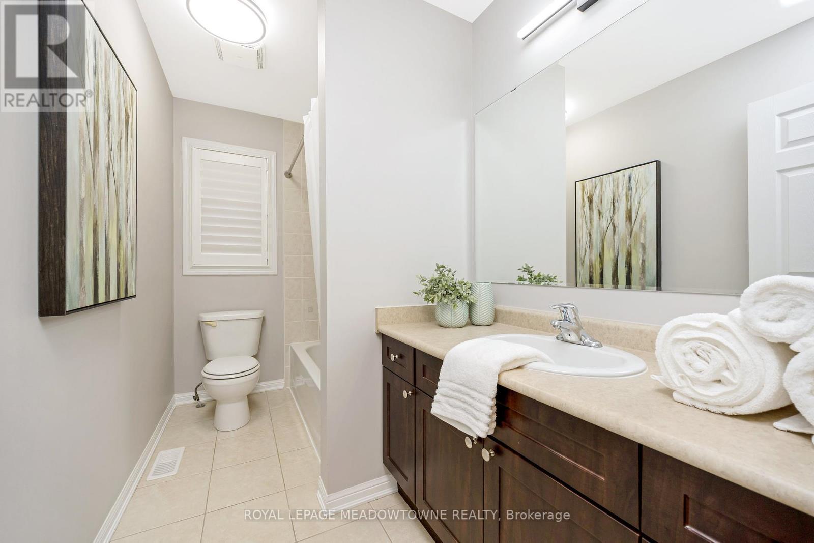












428 DYMOTT AVENUE

,
Milton,




Ontario
L9T7V1

