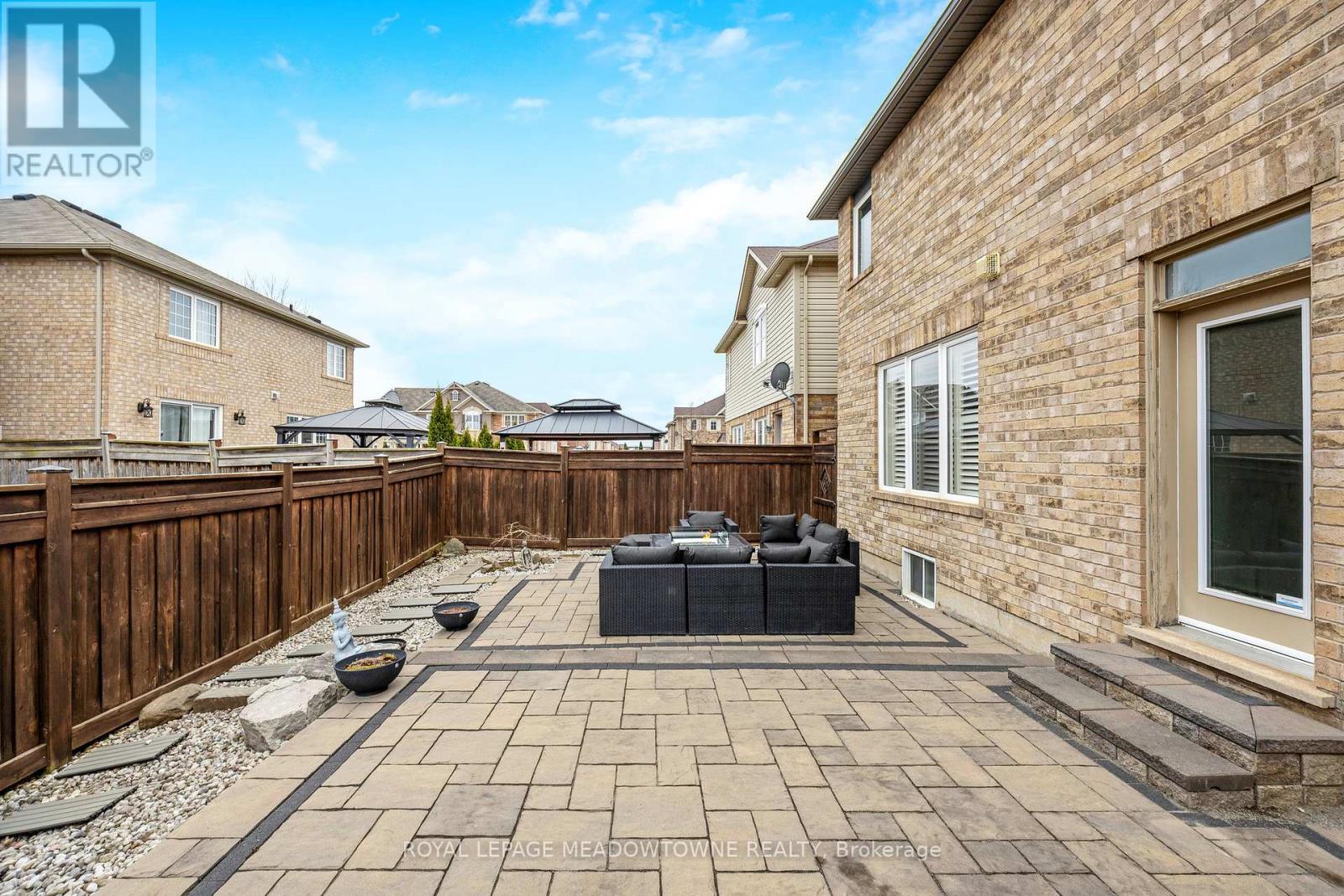 












428 DYMOTT AVENUE

,
Milton,




Ontario
L9T7V1

