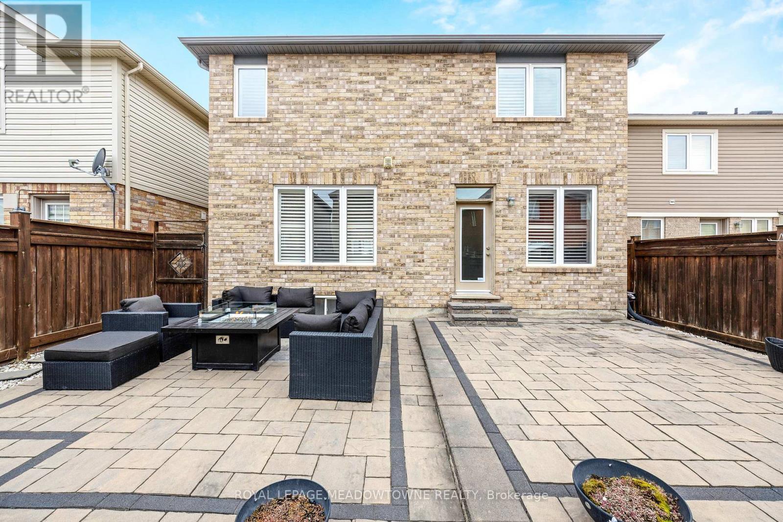 












428 DYMOTT AVENUE

,
Milton,




Ontario
L9T7V1

