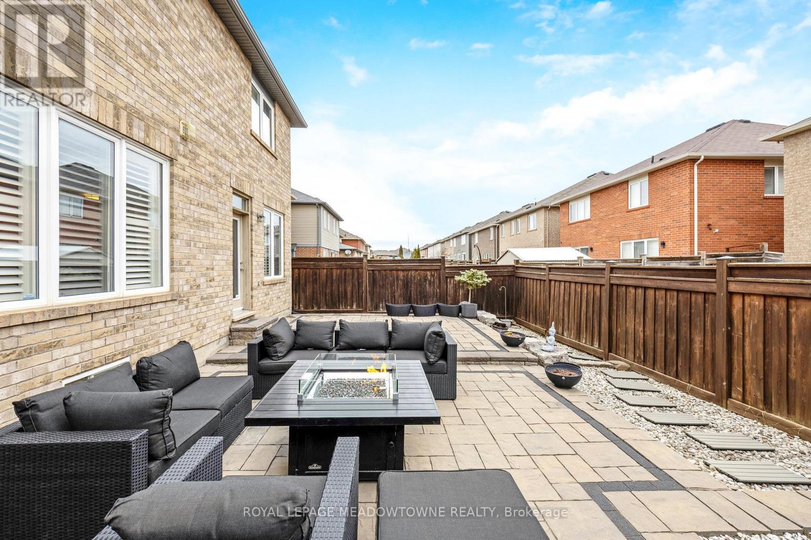 












428 DYMOTT AVENUE

,
Milton,




Ontario
L9T7V1

