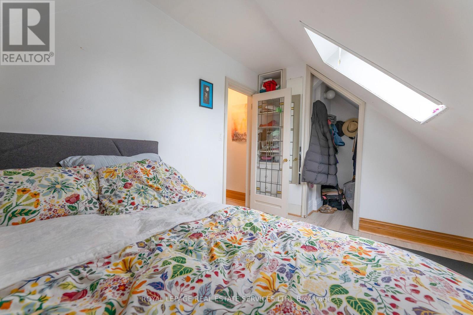 












3 - 18 SHORNCLIFFE AVENUE

,
Toronto,




Ontario
M4V1T1

