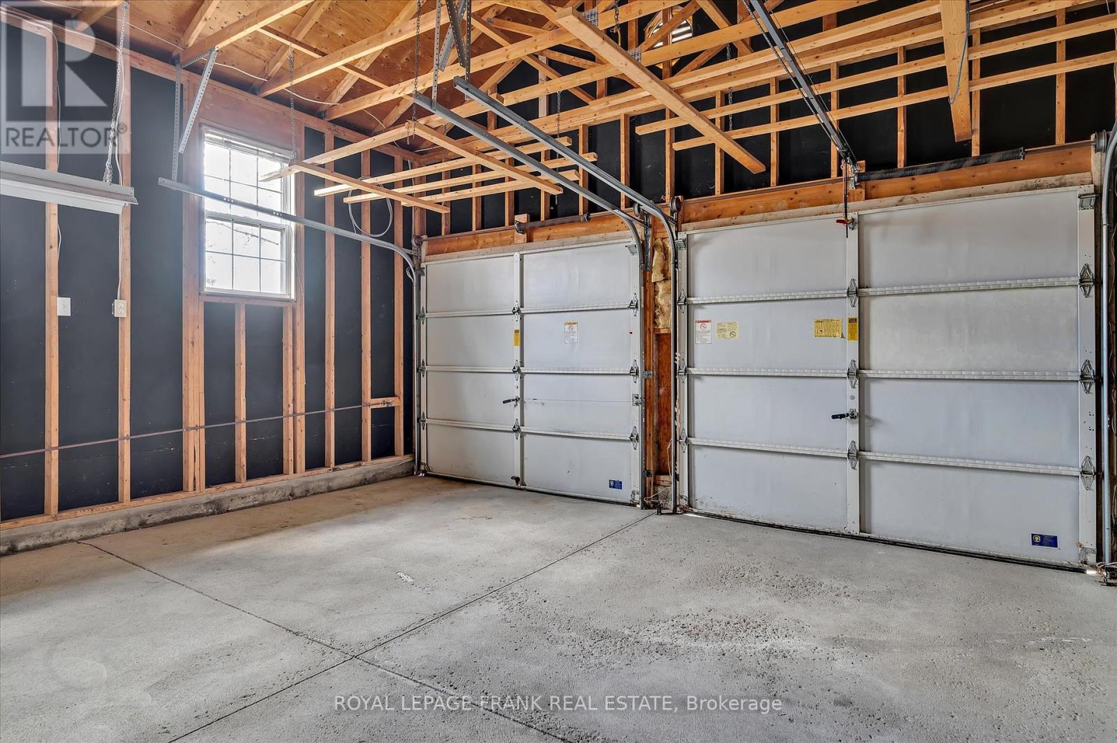 












1606 RAMBLEWOOD DRIVE

,
Peterborough West (South),




Ontario
K9K2C5

