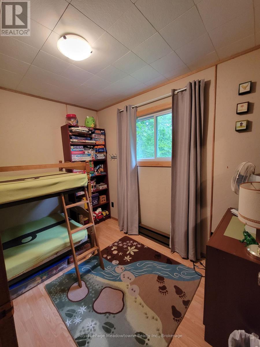 












28424 HIGHWAY 7 S

,
Central Frontenac (Frontenac Centre),




Ontario
K0H1B0

