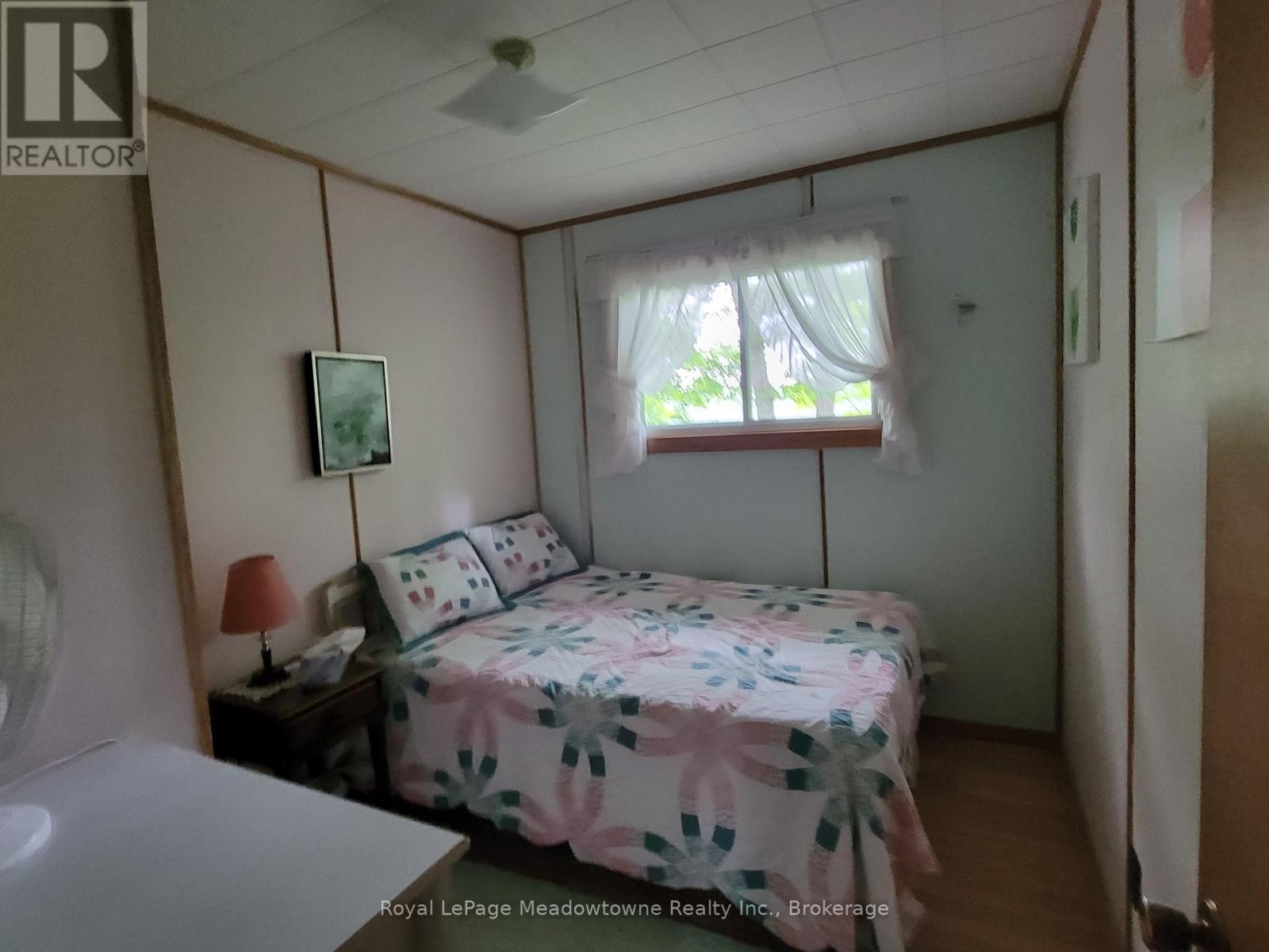












28424 HIGHWAY 7 S

,
Central Frontenac (Frontenac Centre),




Ontario
K0H1B0

