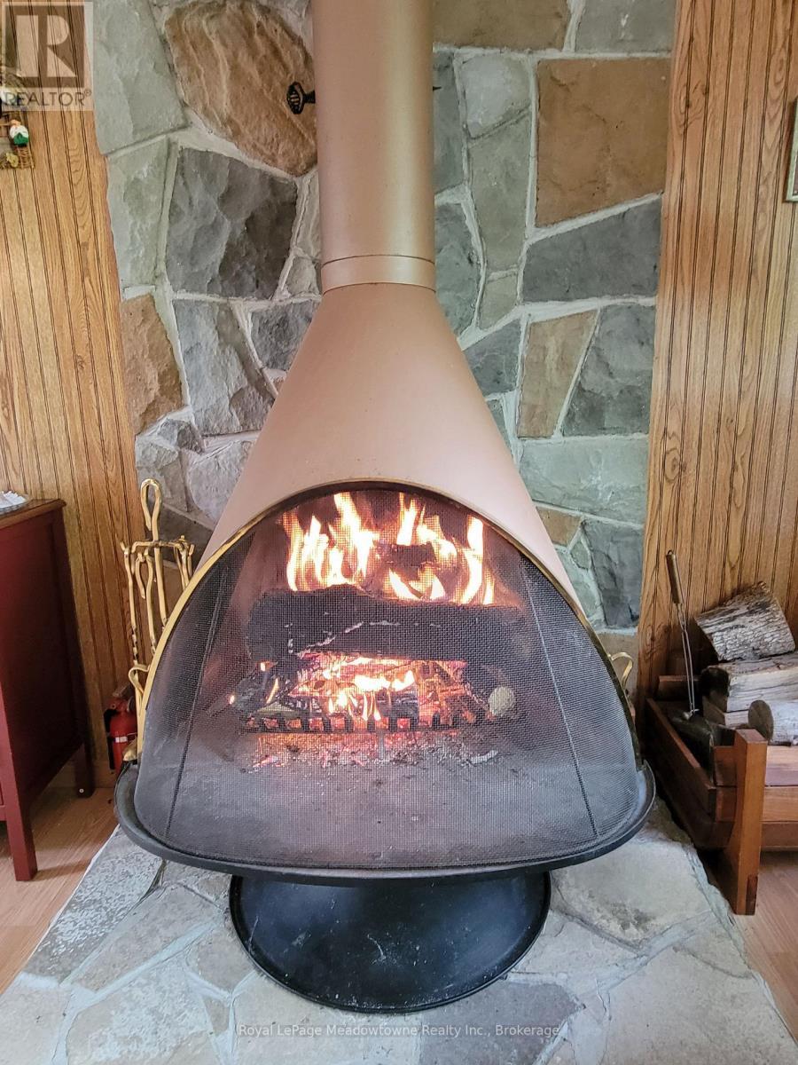 












28424 HIGHWAY 7 S

,
Central Frontenac (Frontenac Centre),




Ontario
K0H1B0

