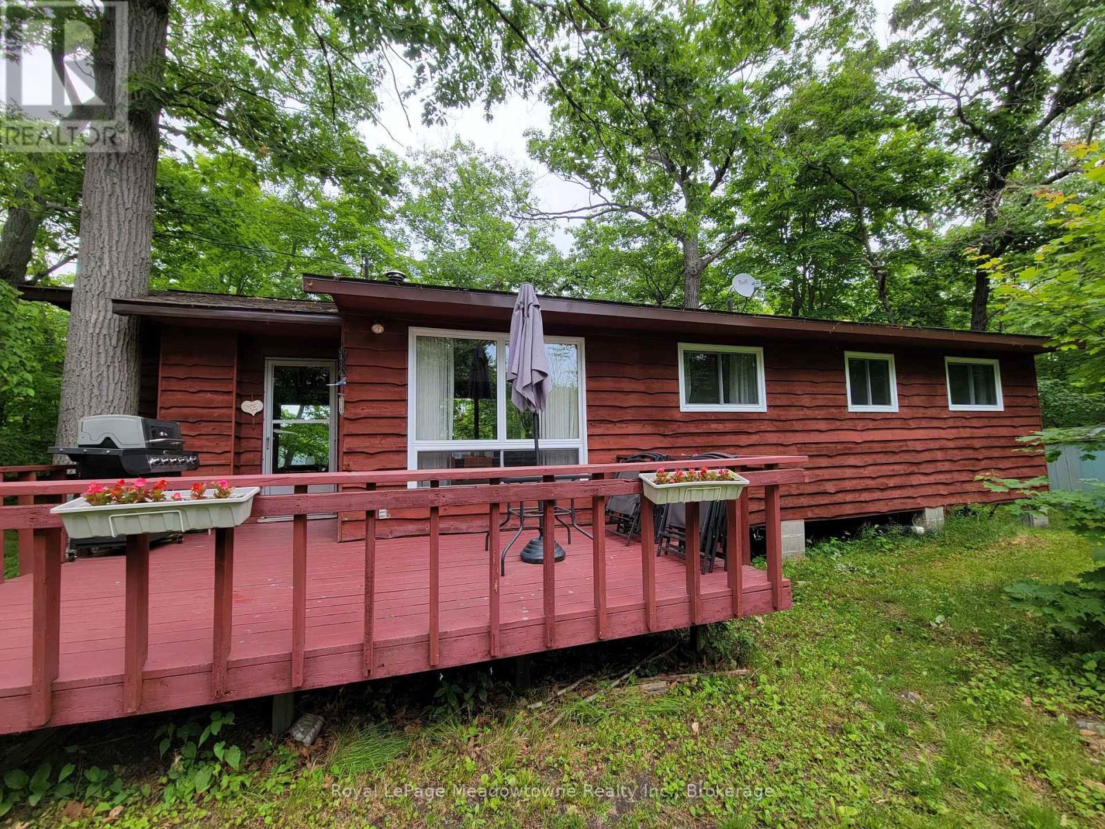 












28424 HIGHWAY 7 S

,
Central Frontenac (Frontenac Centre),




Ontario
K0H1B0

