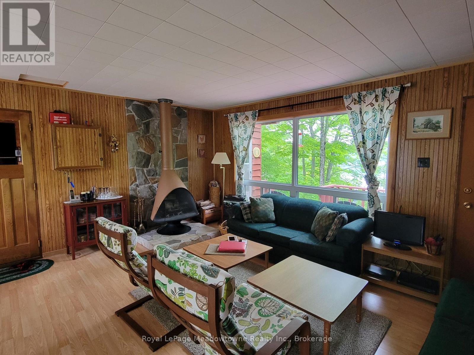 












28424 HIGHWAY 7 S

,
Central Frontenac (Frontenac Centre),




Ontario
K0H1B0

