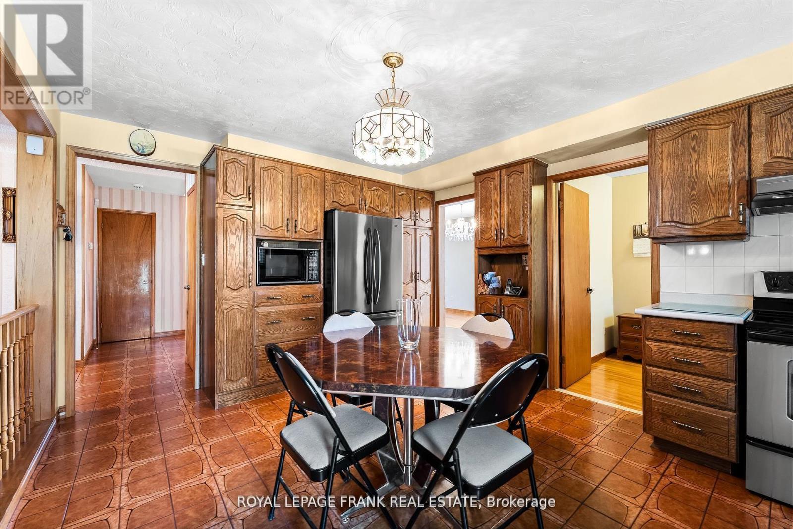 












1402 MANITOU DRIVE

,
Oshawa (Samac),




Ontario
L1G7P7

