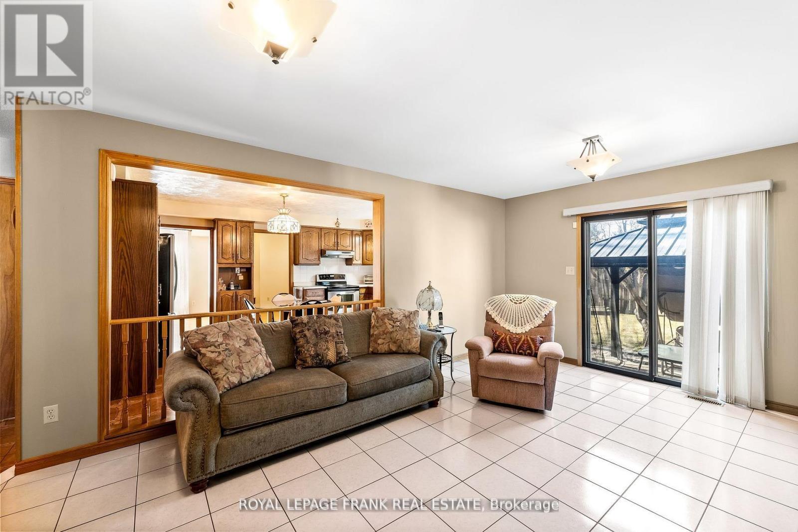 












1402 MANITOU DRIVE

,
Oshawa (Samac),




Ontario
L1G7P7


