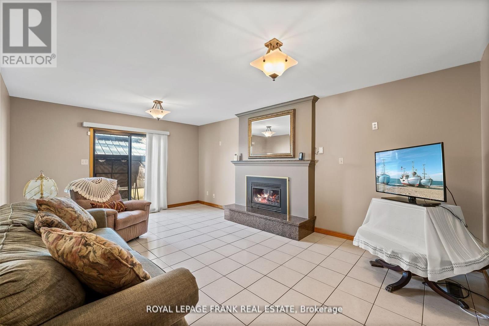 












1402 MANITOU DRIVE

,
Oshawa (Samac),




Ontario
L1G7P7

