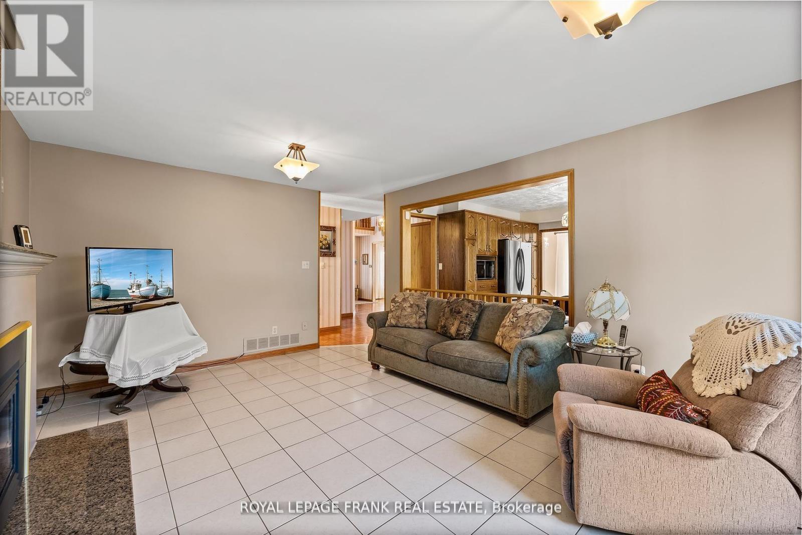 












1402 MANITOU DRIVE

,
Oshawa (Samac),




Ontario
L1G7P7

