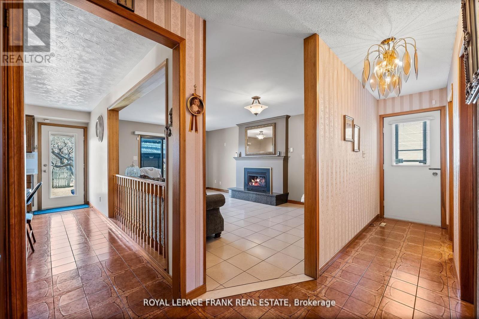 












1402 MANITOU DRIVE

,
Oshawa (Samac),




Ontario
L1G7P7

