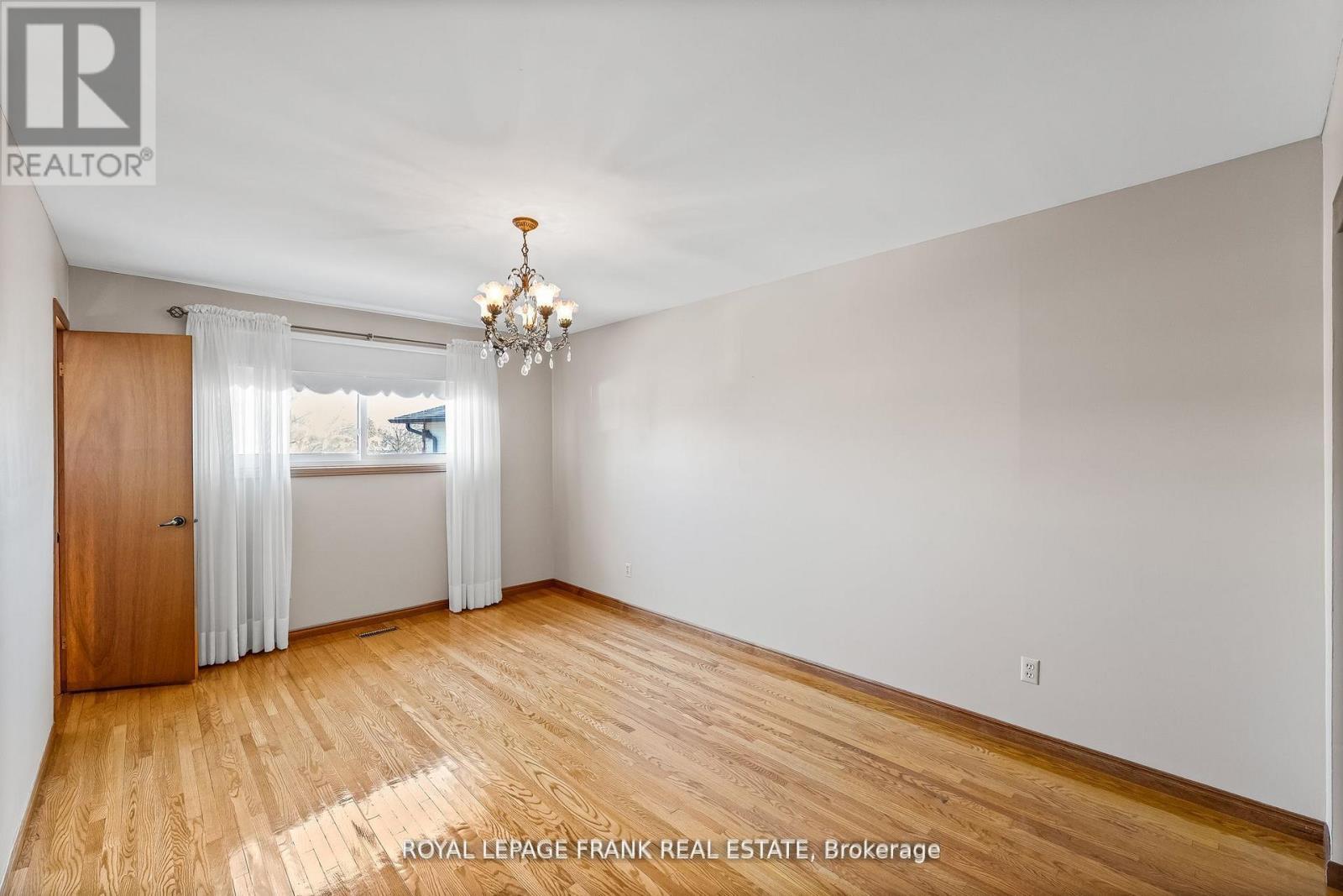 












1402 MANITOU DRIVE

,
Oshawa (Samac),




Ontario
L1G7P7

