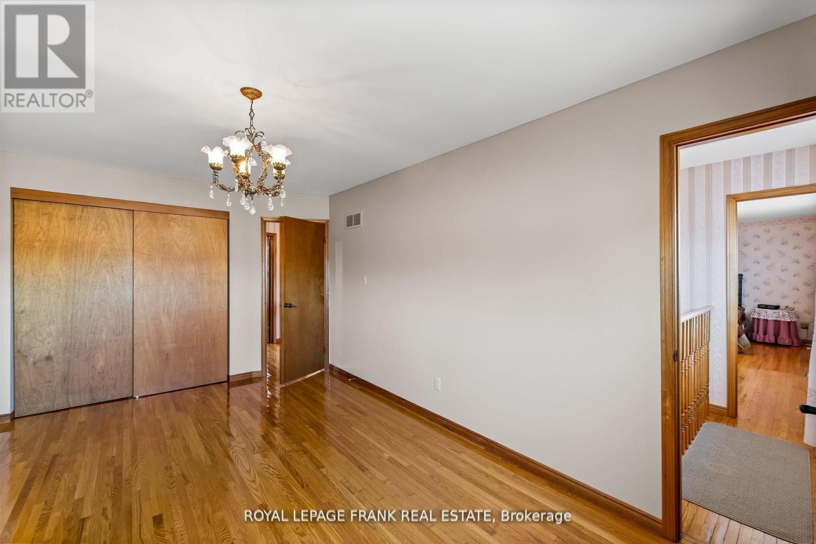 












1402 MANITOU DRIVE

,
Oshawa (Samac),




Ontario
L1G7P7

