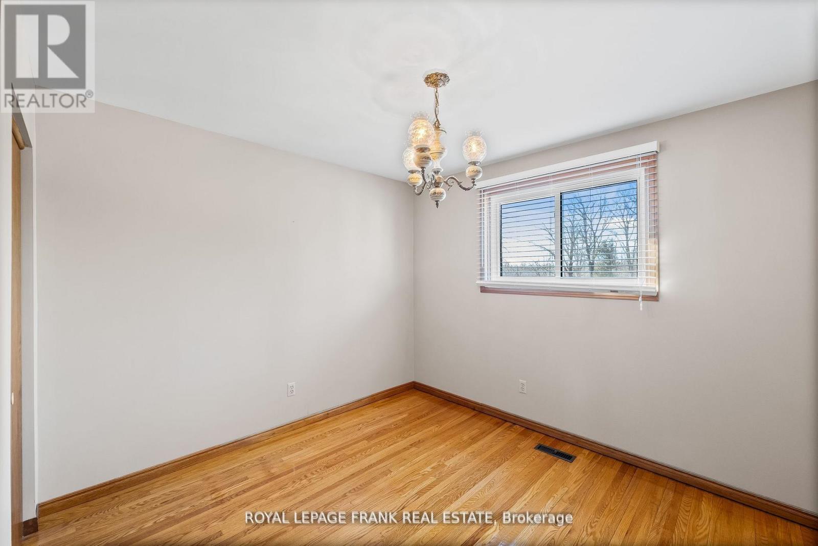












1402 MANITOU DRIVE

,
Oshawa (Samac),




Ontario
L1G7P7

