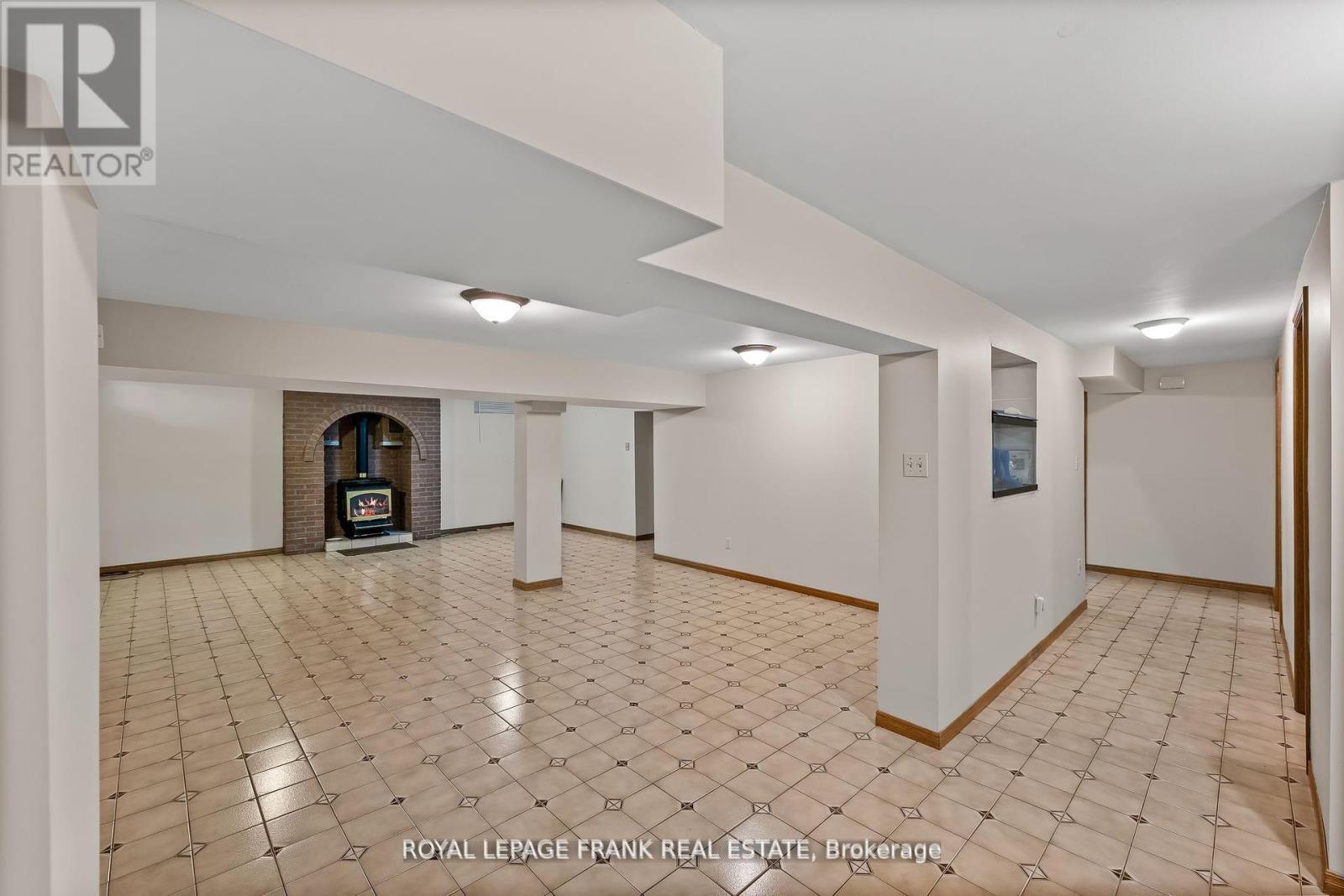 












1402 MANITOU DRIVE

,
Oshawa (Samac),




Ontario
L1G7P7

