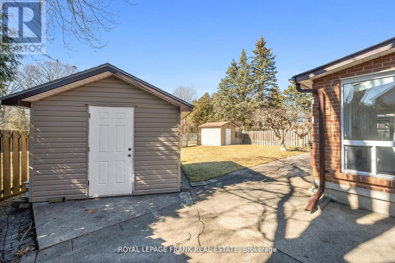 












1402 MANITOU DRIVE

,
Oshawa (Samac),




Ontario
L1G7P7

