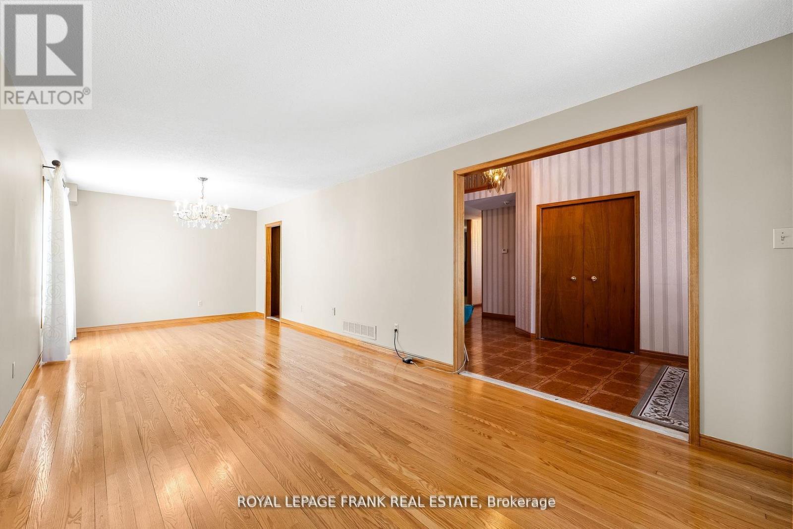












1402 MANITOU DRIVE

,
Oshawa (Samac),




Ontario
L1G7P7

