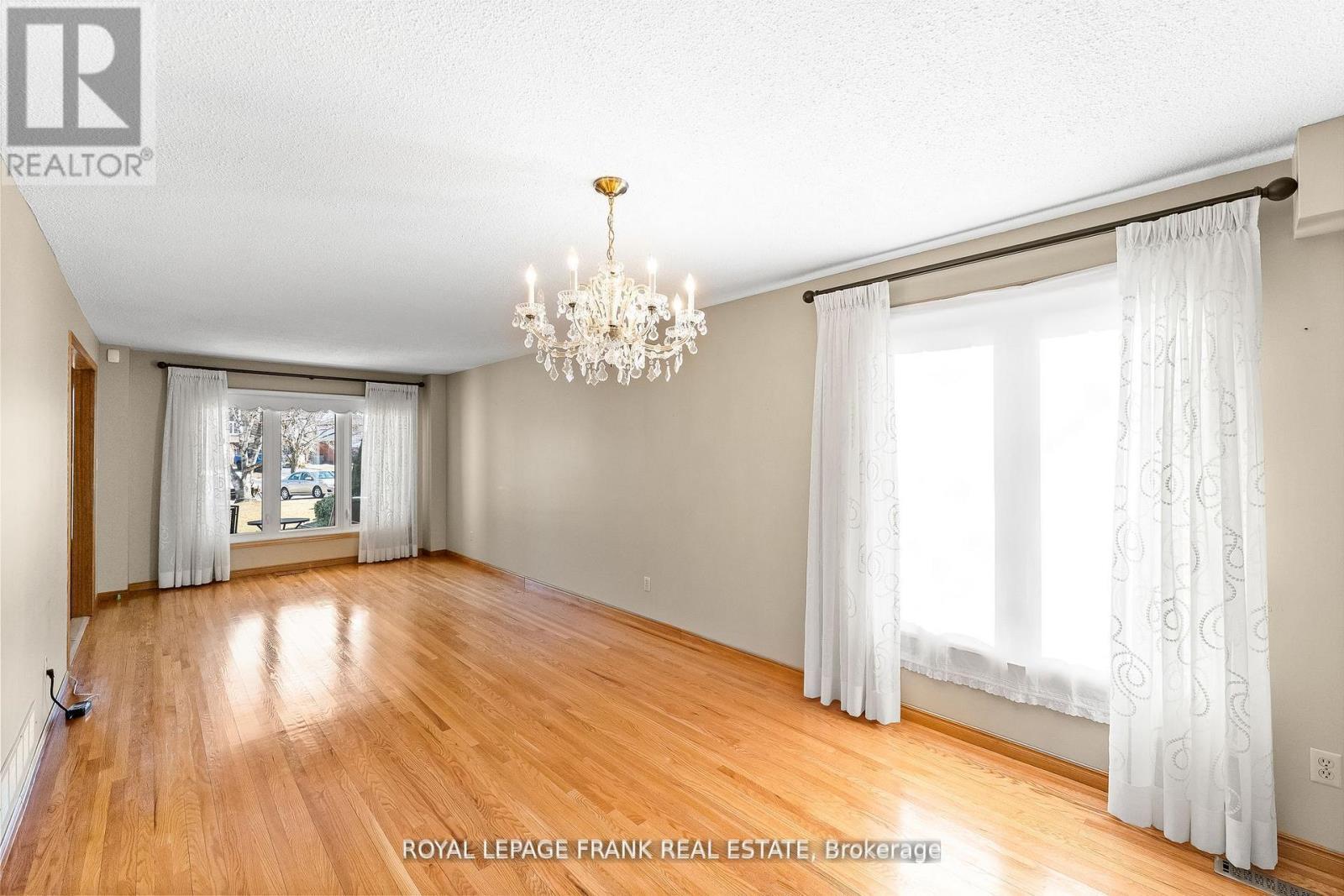 












1402 MANITOU DRIVE

,
Oshawa (Samac),




Ontario
L1G7P7

