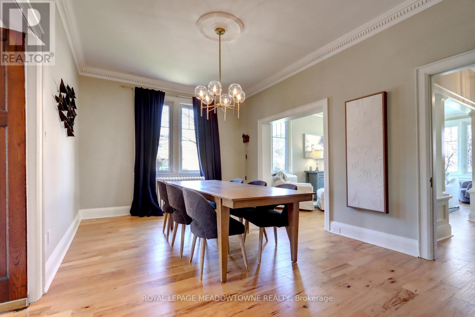 












24 HIAWATHA PARKWAY

,
Mississauga,




Ontario
L5G3S2

