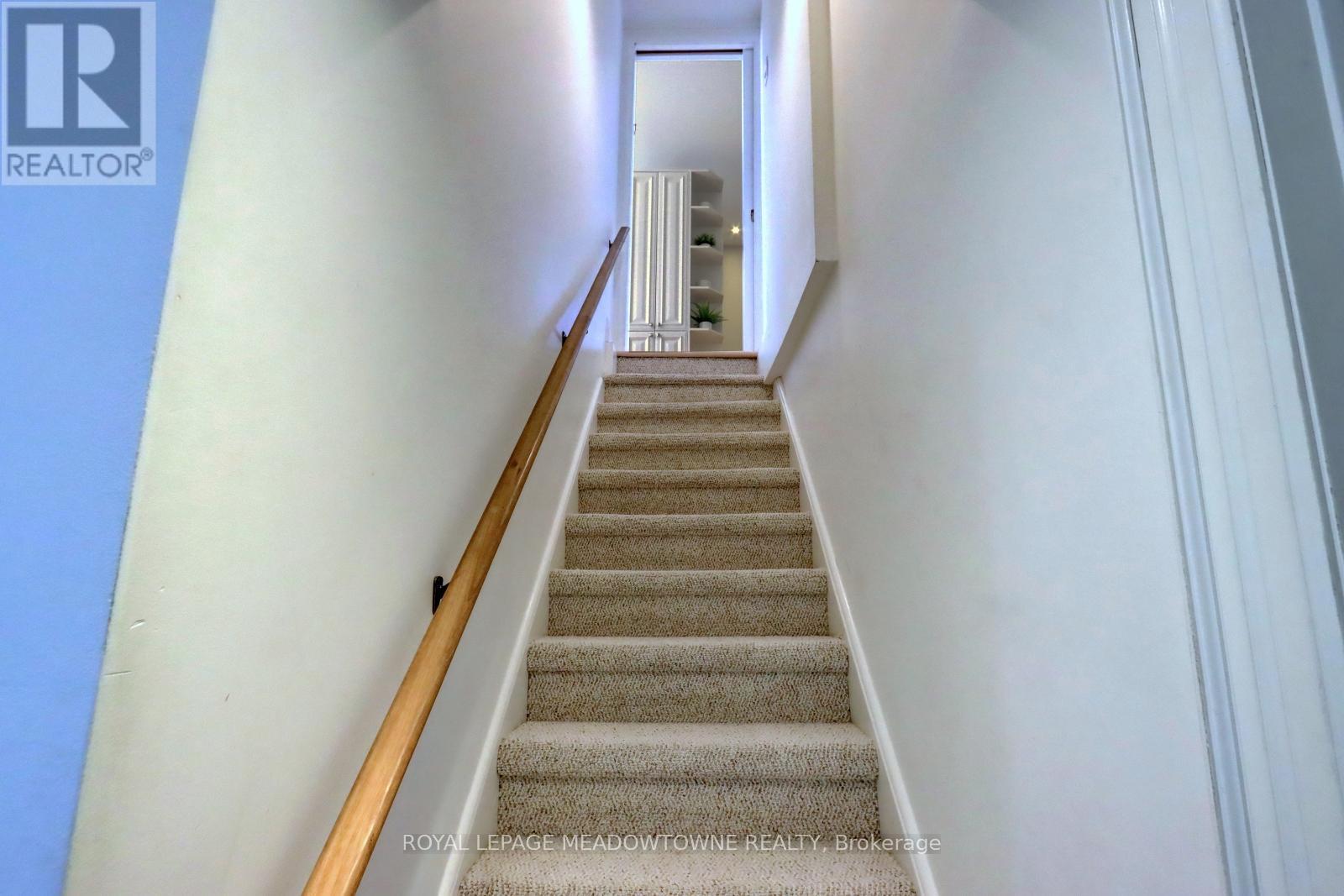 












24 HIAWATHA PARKWAY

,
Mississauga,




Ontario
L5G3S2

