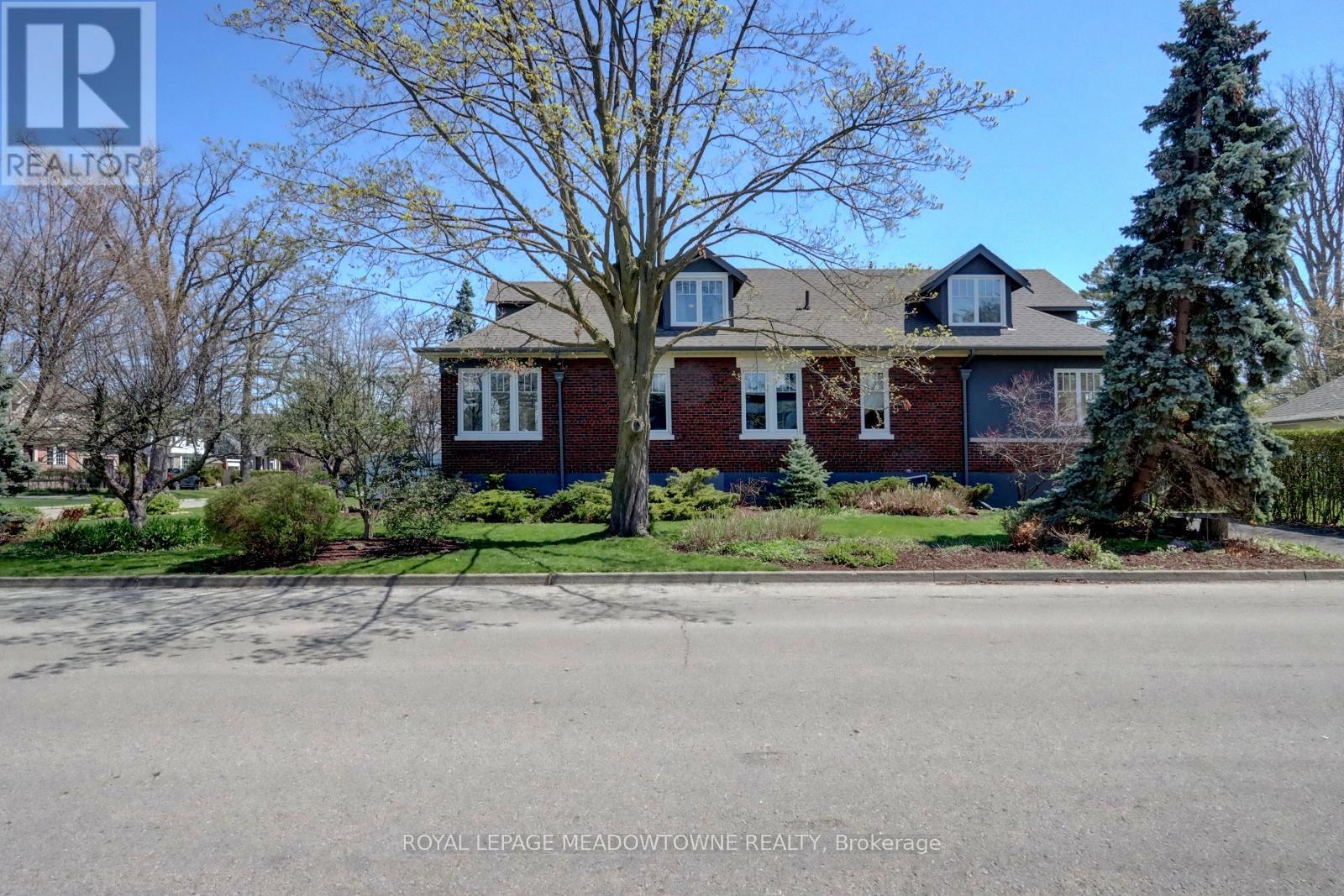 












24 HIAWATHA PARKWAY

,
Mississauga,




Ontario
L5G3S2

