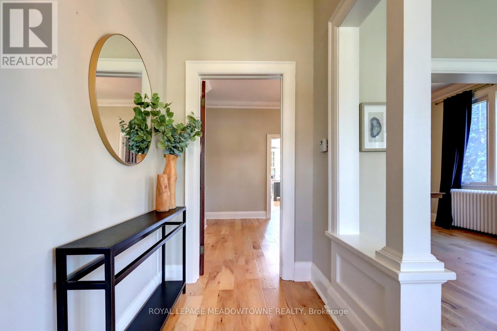 












24 HIAWATHA PARKWAY

,
Mississauga,




Ontario
L5G3S2


