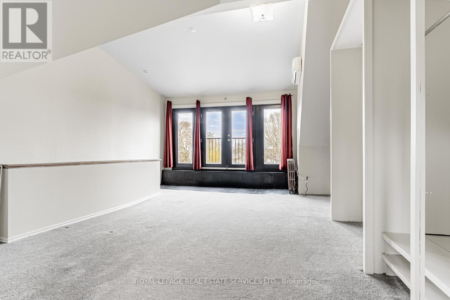












62 LAKEVIEW AVENUE

,
Toronto,




Ontario
M6J3B3

