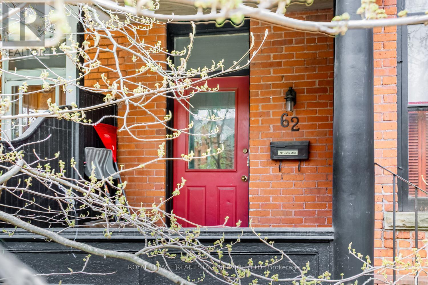 












62 LAKEVIEW AVENUE

,
Toronto,




Ontario
M6J3B3

