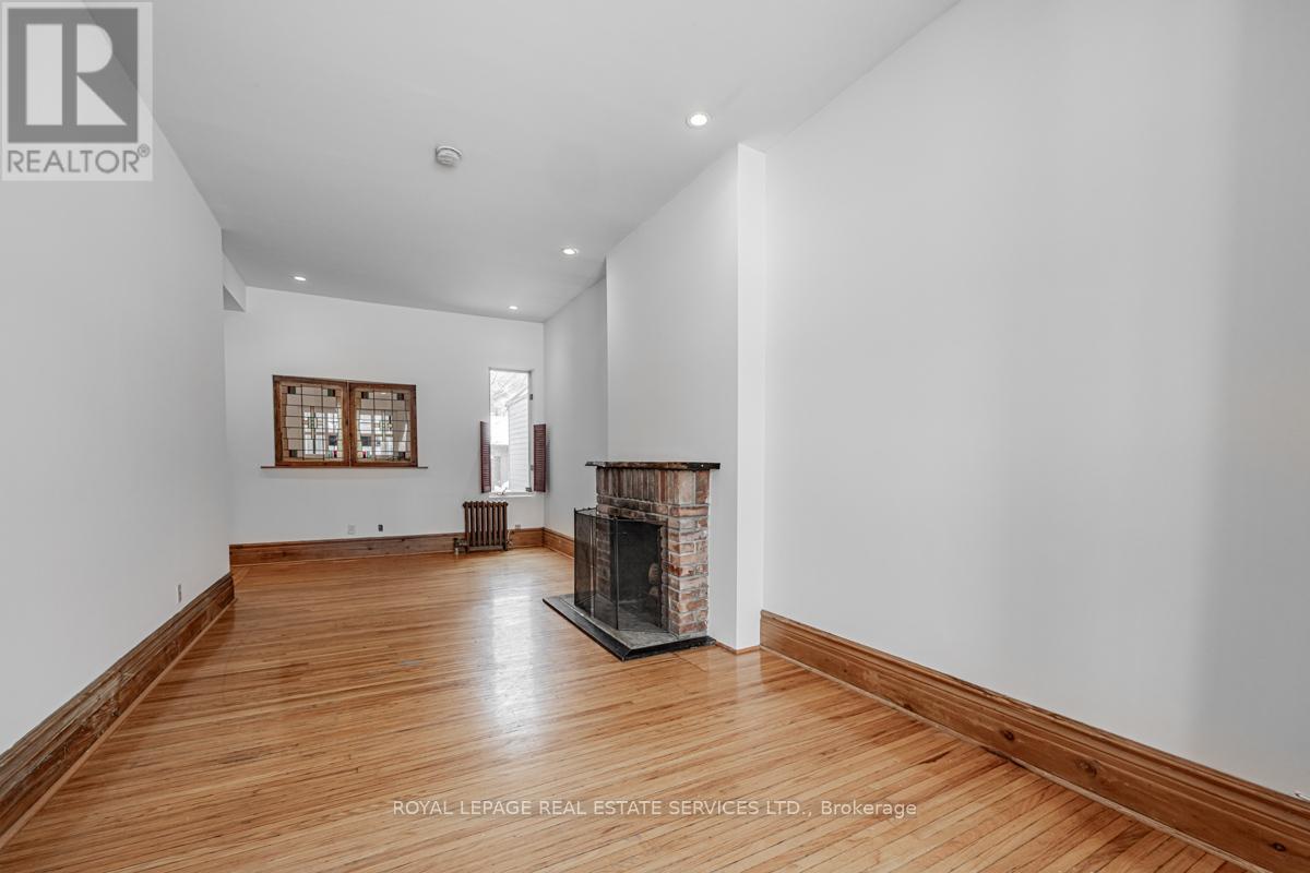 












62 LAKEVIEW AVENUE

,
Toronto,




Ontario
M6J3B3

