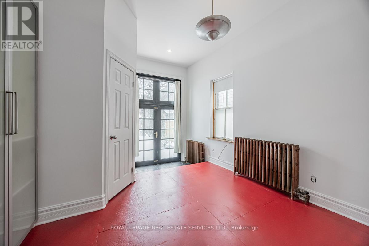 












62 LAKEVIEW AVENUE

,
Toronto,




Ontario
M6J3B3

