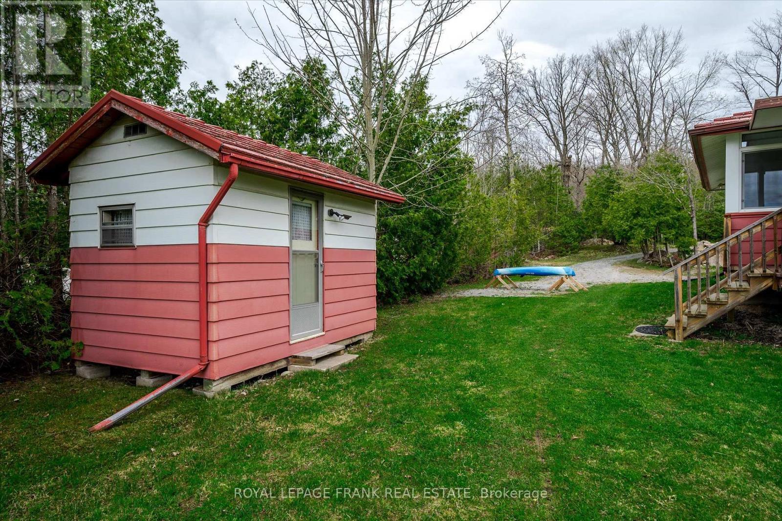 












2 FIRE ROUTE 13

,
Trent Lakes,




Ontario
K0L2H0


