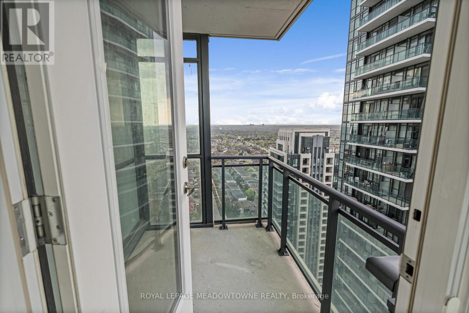 












2907 - 4070 CONFEDERATION PARKWAY

,
Mississauga,




Ontario
L5B0E9

