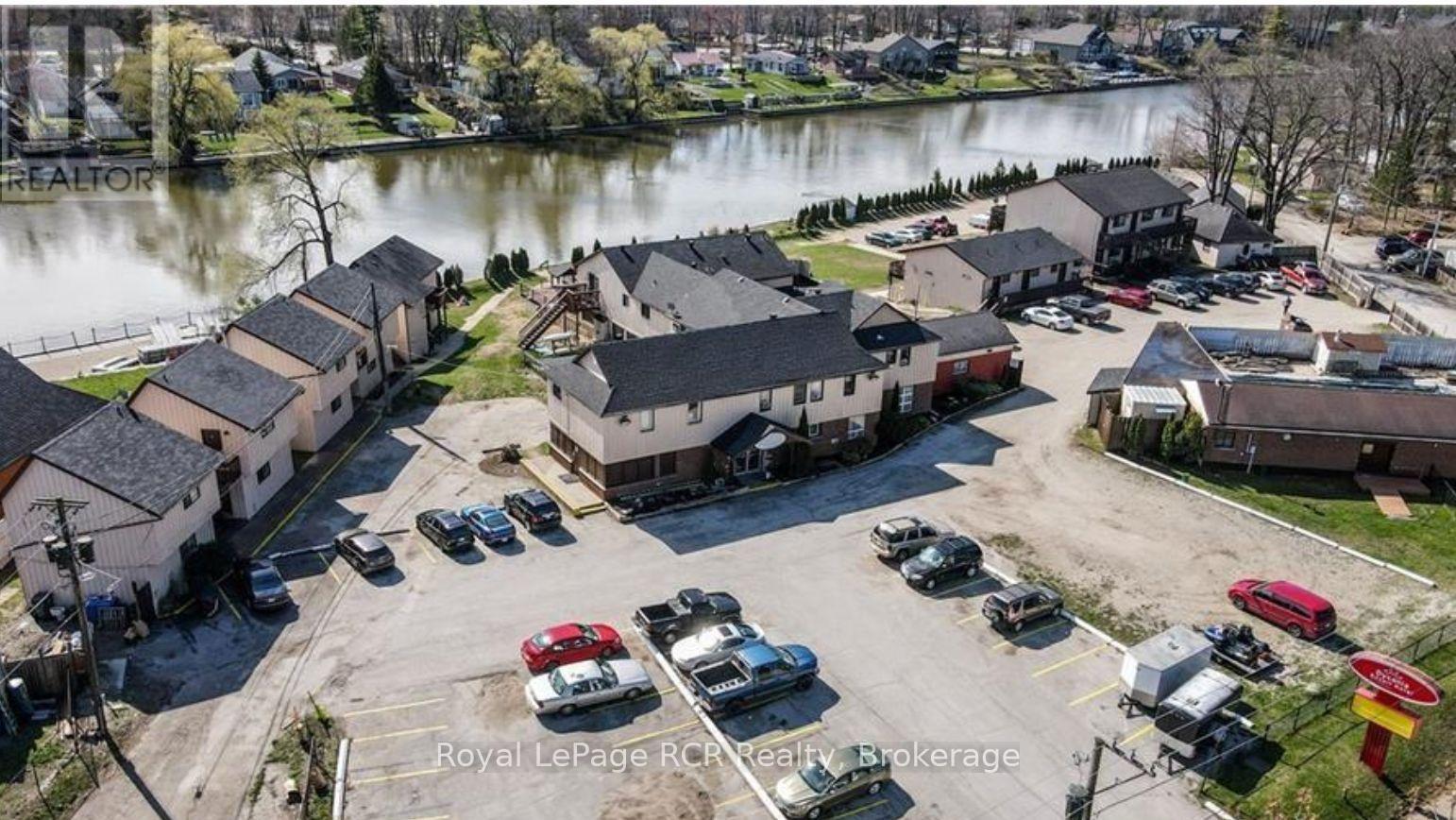 












381 MOSLEY STREET

,
Wasaga Beach,




Ontario
L9Z2J8

