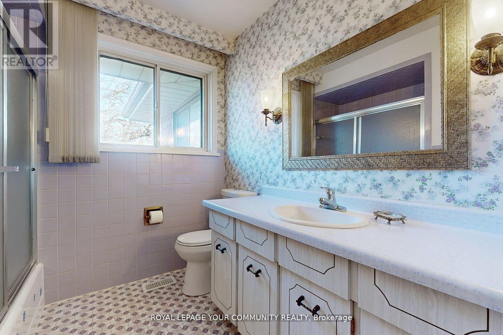 












78 WINCOTT DRIVE

,
Toronto,




Ontario
M9R2P1

