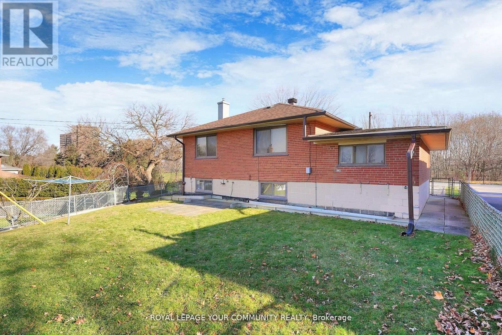 












78 WINCOTT DRIVE

,
Toronto,




Ontario
M9R2P1

