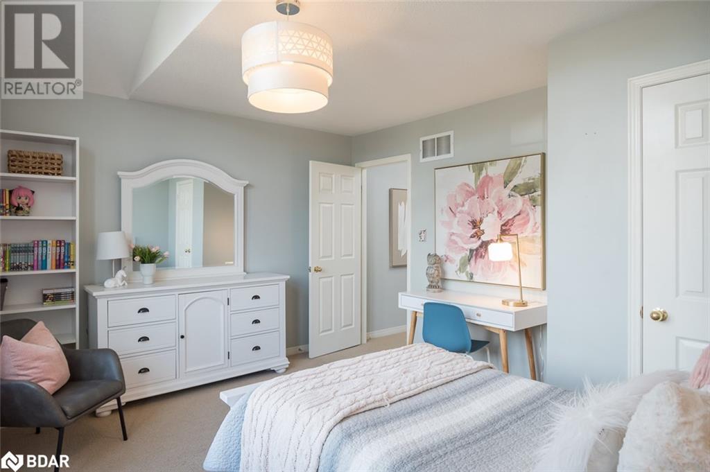 












292 GIDDINGS Crescent

,
Milton,




Ontario
L9T7A9

