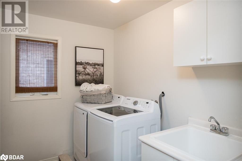 












292 GIDDINGS Crescent

,
Milton,




Ontario
L9T7A9

