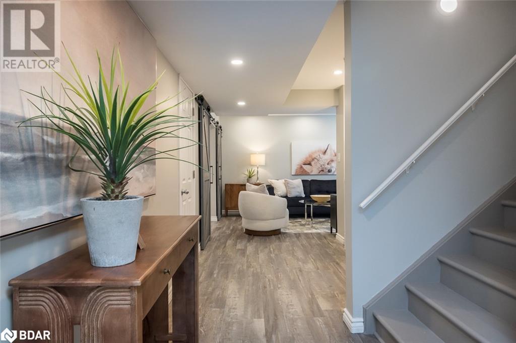 












292 GIDDINGS Crescent

,
Milton,




Ontario
L9T7A9


