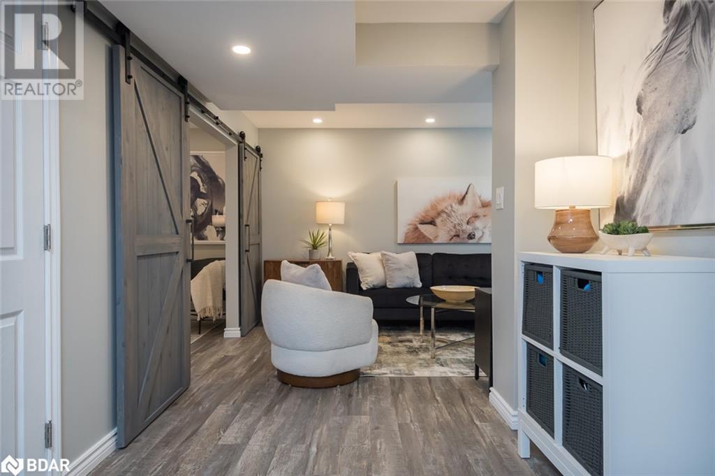 












292 GIDDINGS Crescent

,
Milton,




Ontario
L9T7A9

