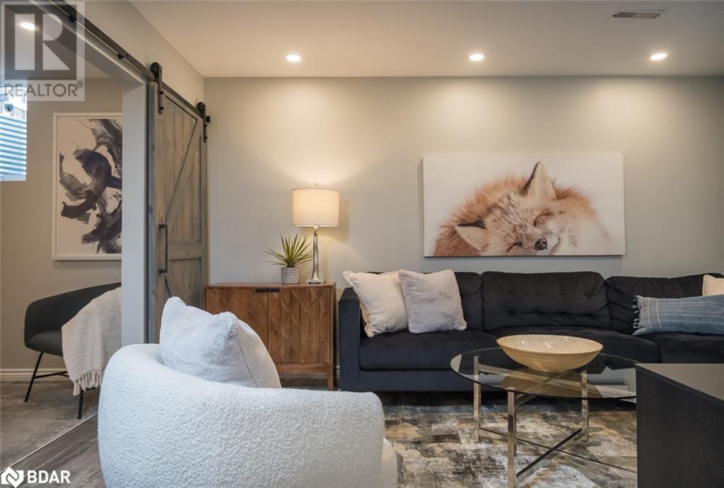 












292 GIDDINGS Crescent

,
Milton,




Ontario
L9T7A9

