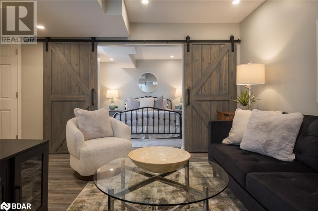 












292 GIDDINGS Crescent

,
Milton,




Ontario
L9T7A9

