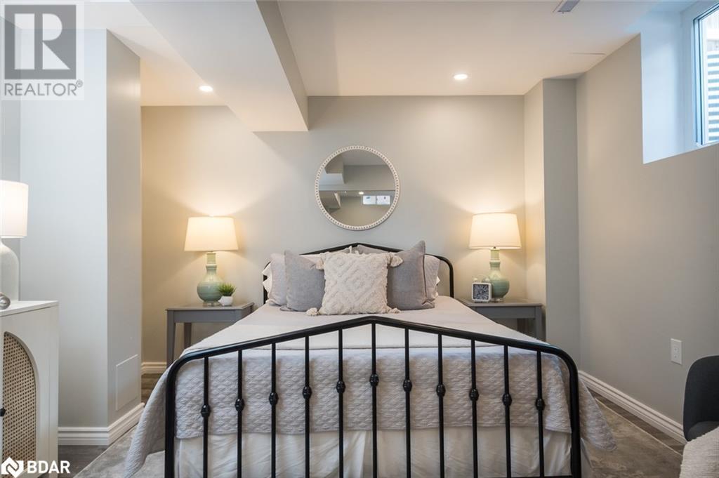 












292 GIDDINGS Crescent

,
Milton,




Ontario
L9T7A9

