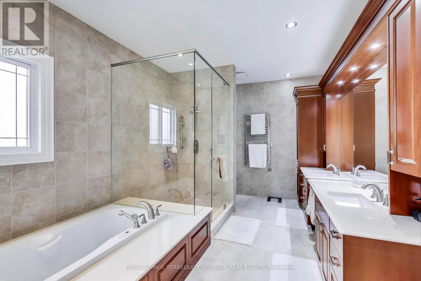 












67 GRAYFIELD DRIVE

,
Whitchurch-Stouffville,




Ontario
L4A0B1

