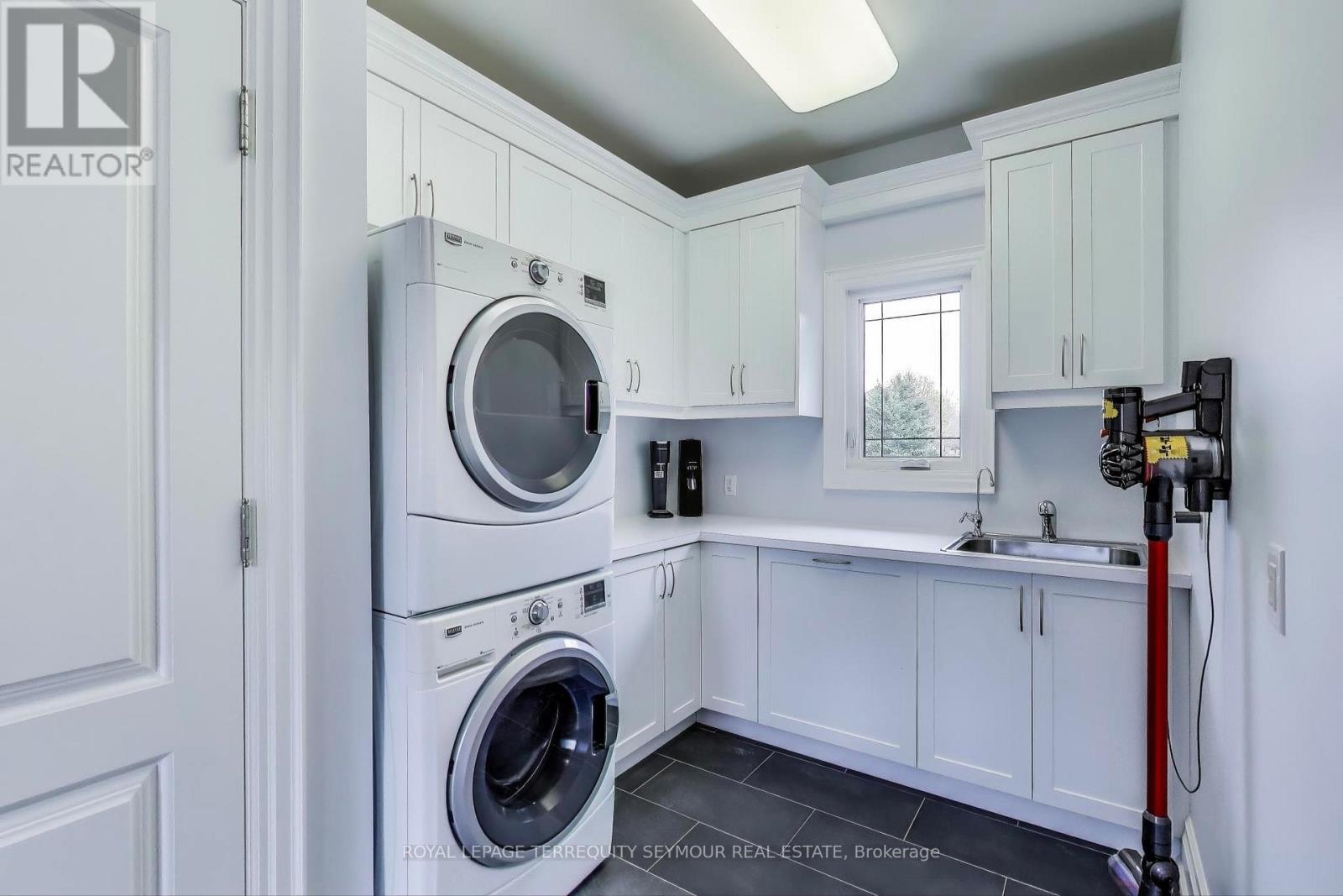 












67 GRAYFIELD DRIVE

,
Whitchurch-Stouffville,




Ontario
L4A0B1

