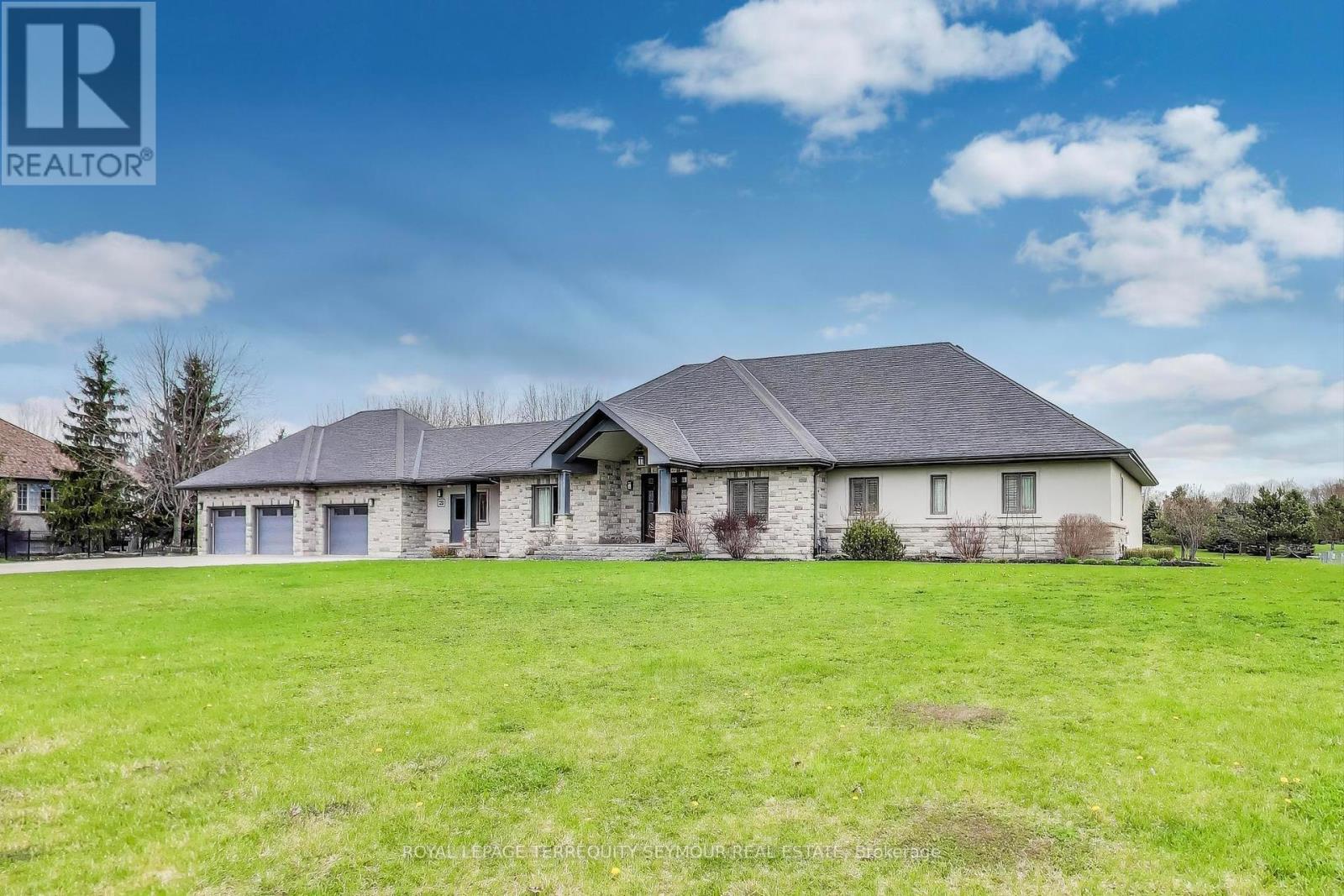 












67 GRAYFIELD DRIVE

,
Whitchurch-Stouffville,




Ontario
L4A0B1

