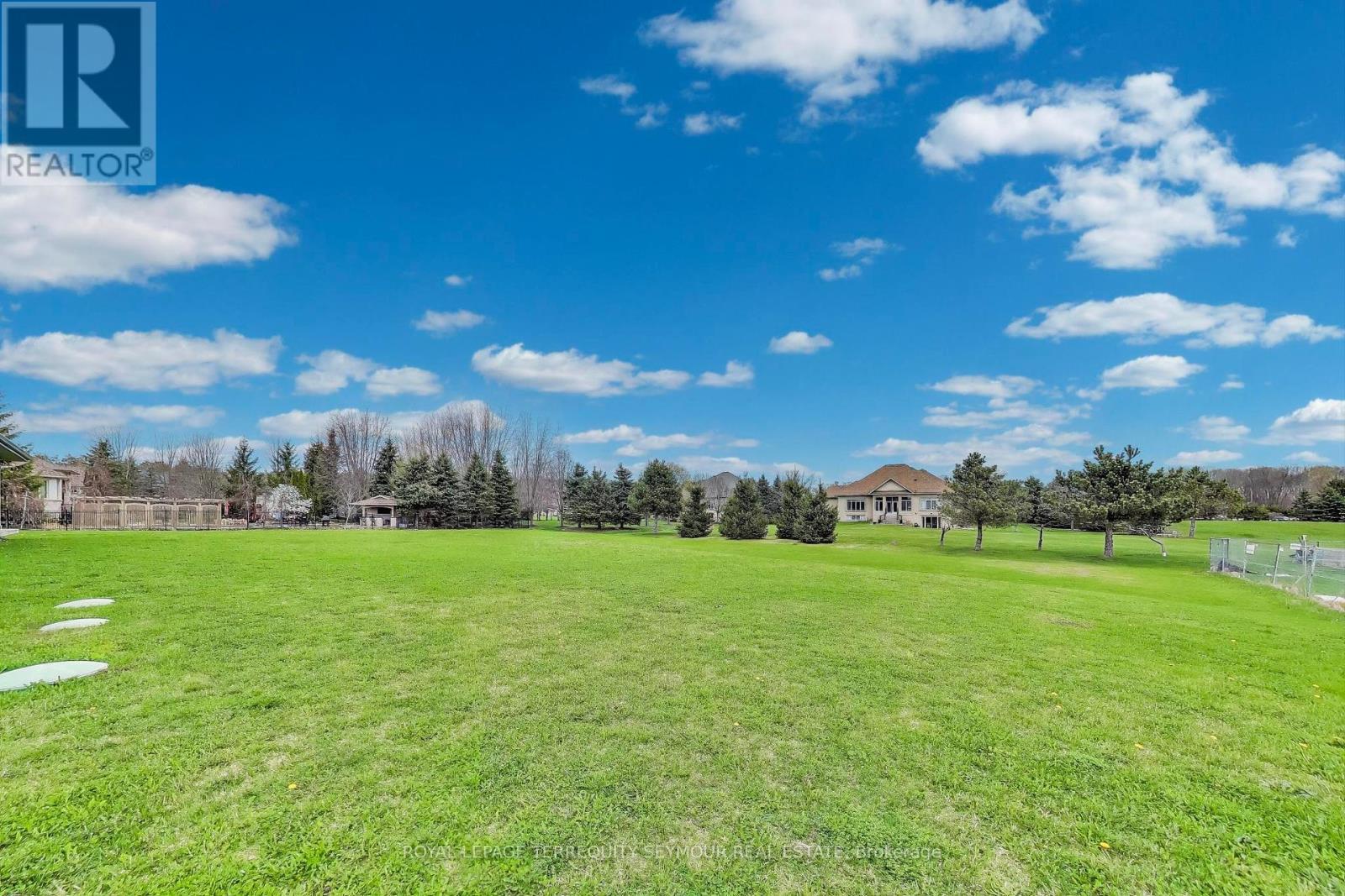 












67 GRAYFIELD DRIVE

,
Whitchurch-Stouffville,




Ontario
L4A0B1

